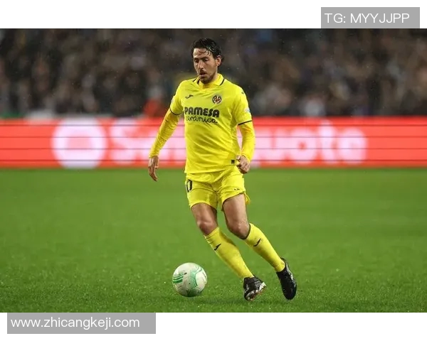 街头足球传奇:从普通球员到街头表演明星的奋斗之路 街头足球传奇:从普通球员到街头表演明星的奋斗之路