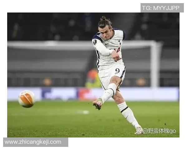 足球天才从街头到赛场的励志之路与成名背后的不懈奋斗